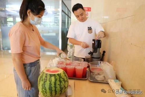 兴福市场吃瓜事件视频,一场引发热议的网络视频风波