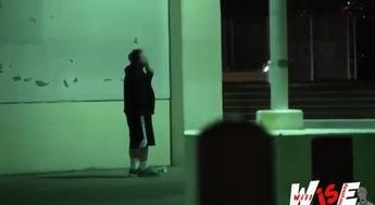 吃瓜路人视频恶搞,笑料百出引网友热议 吃瓜路人视频恶搞,笑料百出引网友热议