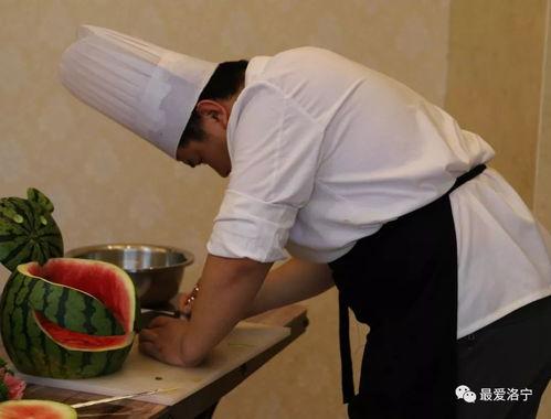 带你吃瓜搞笑厨师视频,笑料横生！带你领略“带你吃瓜搞笑厨师”的独特魅力